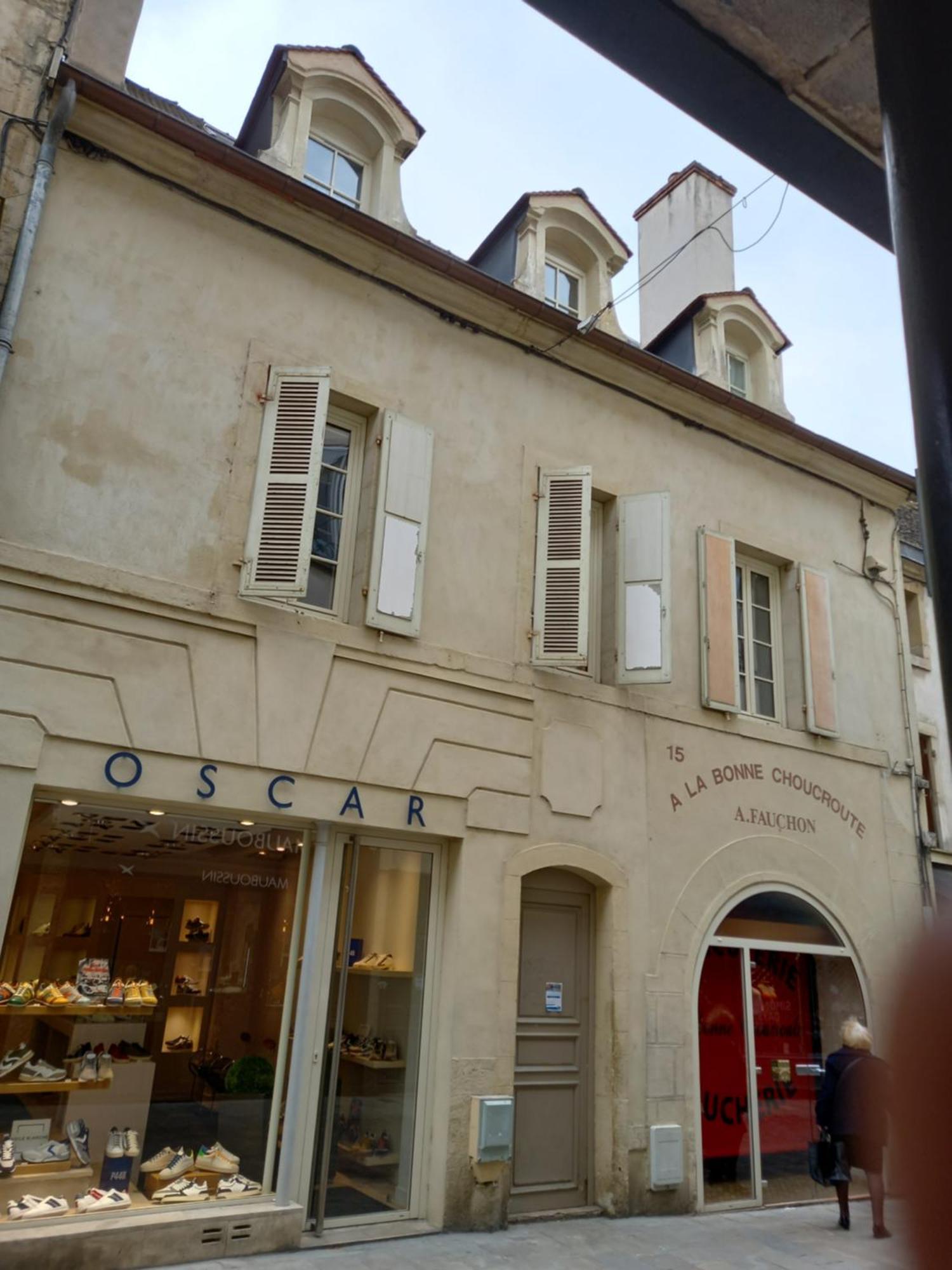La Cascade Et Des Halles Dijon Exteriör bild